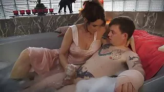 Doce adolescente morena chupa dong king size e fica com o rabo videos caseiro brasileiro fodido
