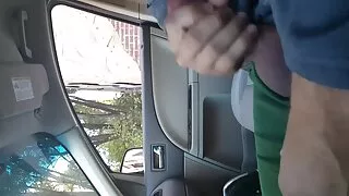 Riley Star loira de peitinhos videos brasileiros de sexo caseiro dá um boquete de garganta profunda em vídeo POV quente