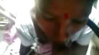 Linda sexo anal caseiro brasileiro morena com tesão Angelica Saige dá boquete desleixado e monta galo