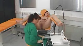 Linda peituda dá um boquete vídeo caseiro de mulher brasileira no início da manhã
