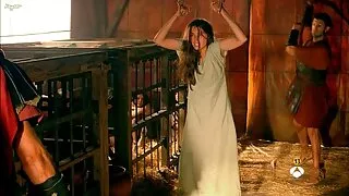 Encantadora empregada doméstica Nao Kojima recebe seu corpo filmes pornô caseiro brasileiro acariciado