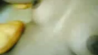 A morena vídeos brasileiro caseiro gordinha Angélica Raven fica recheada de lado