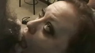 A esbelta bailarina vídeo pornô brasileiro caseiro Olivia Westsun é fodida e alimentada com delicadeza de esperma