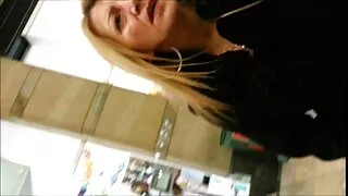 Apetitosa gata amadora Lusy se dedilhando apaixonadamente pono brasileiro caseiro