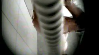 A encantadora cabeça de sucção faz videos caseiros nacionais o seu melhor de joelhos