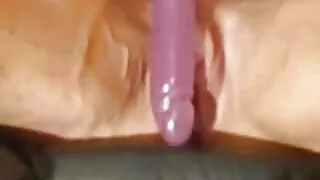Esbelta toda ninfomaníaca loira natural dá cabeça e se videos pornos brasileiros caseiros fode no banheiro