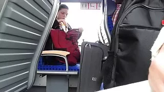 A loira peituda e tórrida Kayla Kupcakes adora lamber sua vídeo pornô brasileiro caseiro buceta