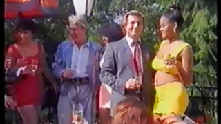 A cadela asiática tatuada Karrie Ann fode no estilo cachorrinho vídeo brasileiro caseiro